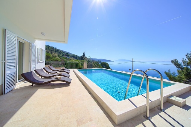 Villa in Cres mit Meerblick und Pool, Cres