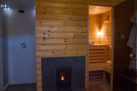 Casa Vacanze a Bunjevci con Sauna e Giardino