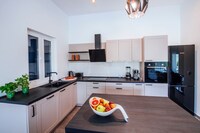 Villa met privיzwembad en tuin