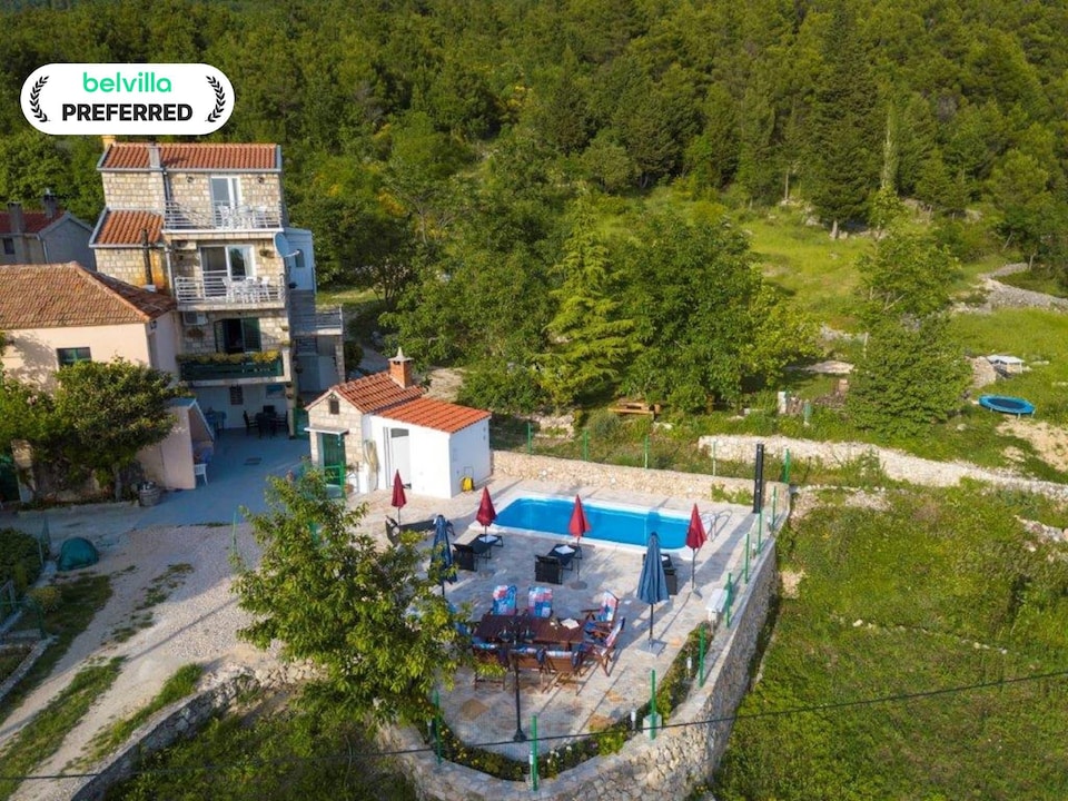 Villa in Tučepi mit Pool nahe Strand, Tučepi