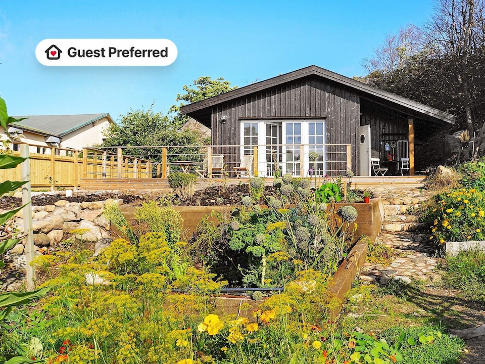 4 person holiday home in Skärhamn-By Traum, Tjörn