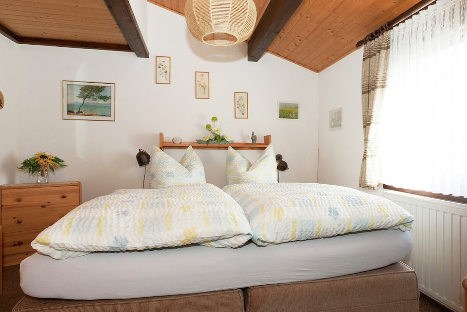 Ferienhaus am Hennesee mit Terrasse, Meschede