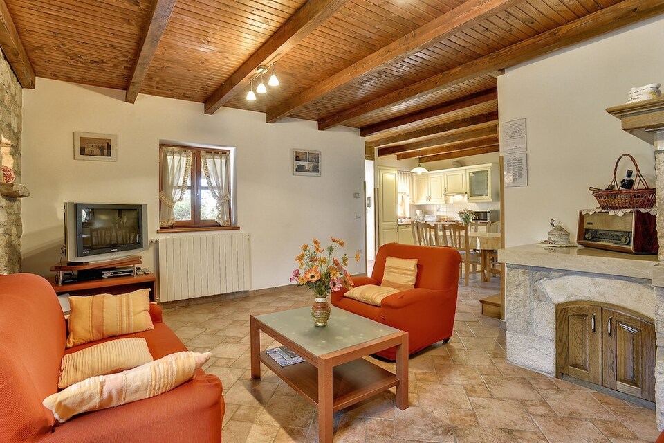 Villa in Cehici with Private Pool & Terrace, Sveti Lovreč