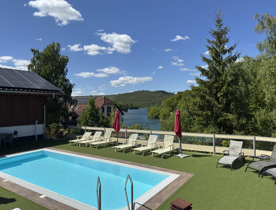 Chalet en Diemelsee con Barbacoa Terraza, Diemelsee