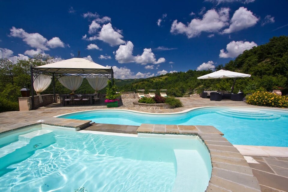 Asombrosa villa en Apecchio con piscina, Apecchio