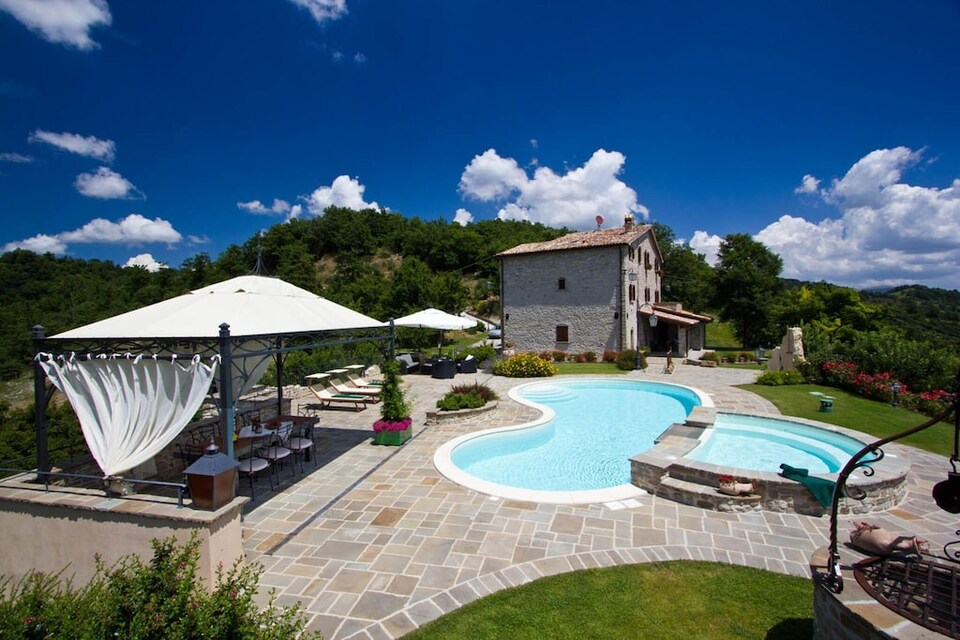 Asombrosa villa en Apecchio con piscina, Apecchio