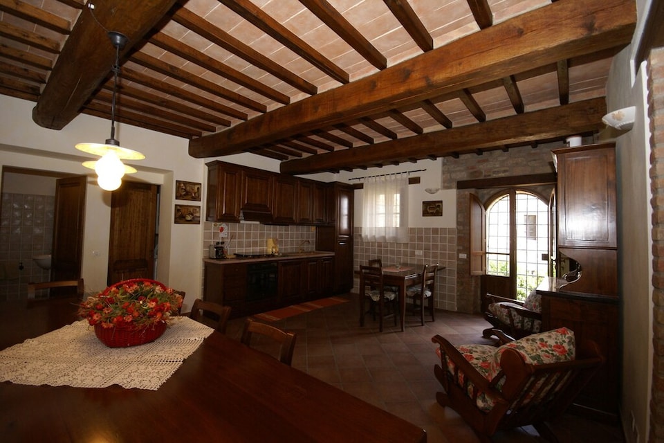 Villa en Umbertide con Piscina y Jardín, Umbertide