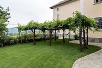 Villa a Ovada con piscina e colline