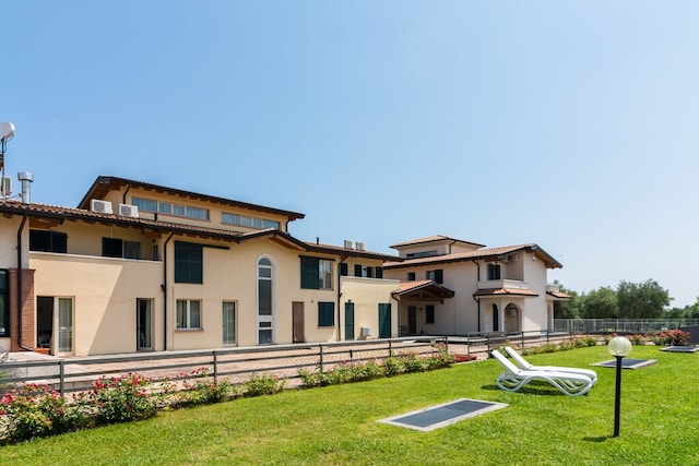 Appartement in Salò met zwembad en olijfgaard, Salò