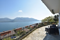 Apartment in Ghiffa with Lake Maggiore Views