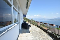 Apartment in Ghiffa with Lake Maggiore Views