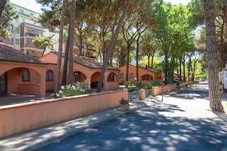 Camping Mare E Pineta - Ferienpark Lido Di Spina | Belvilla Ferienhuser