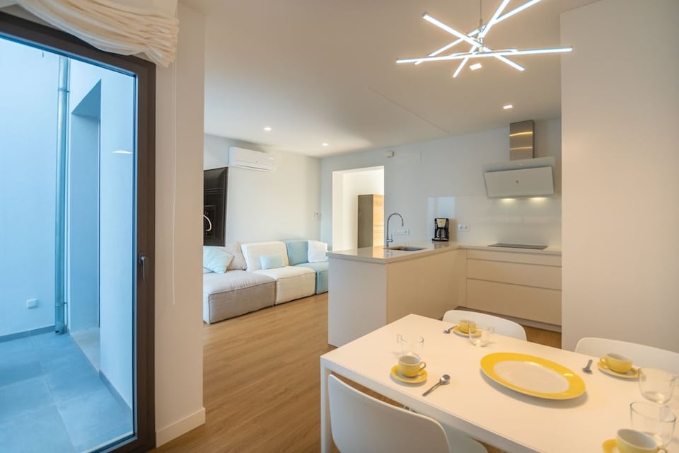 Townhouse Cala Morlanda near the beach, S'Illot-Cala Morlanda