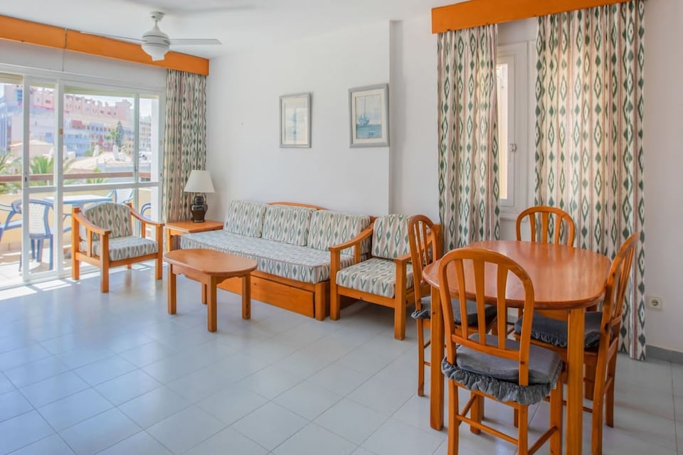 Roquetas Beachside Getaway, Roquetas de Mar