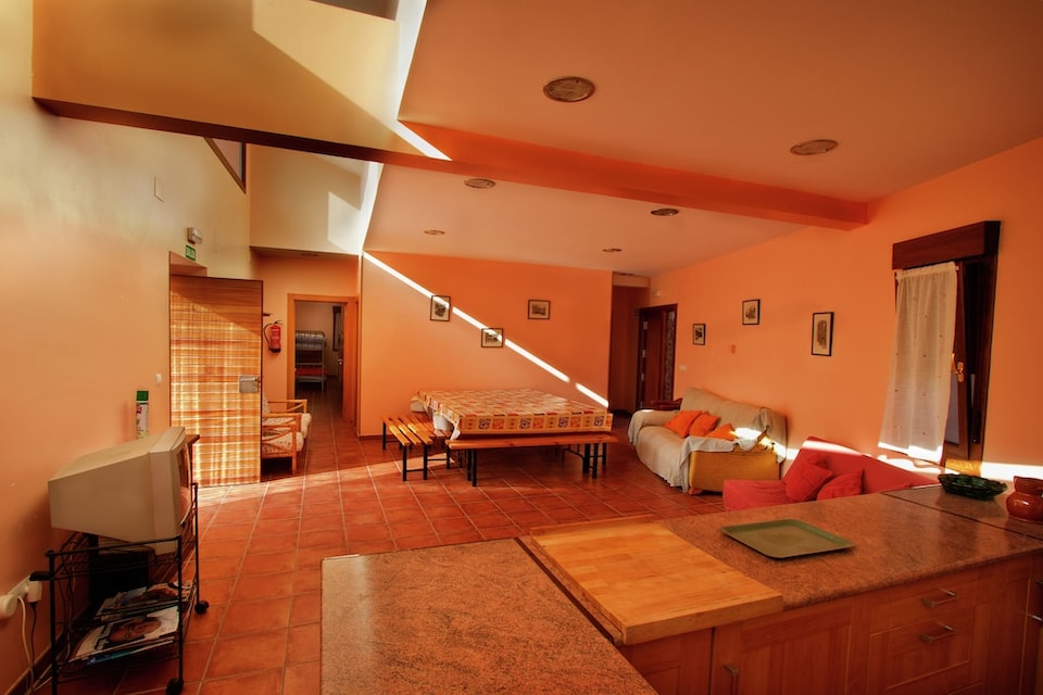 Mansion in Basque Country with Pool & Wine Cellar, Salinillas de Buradón
