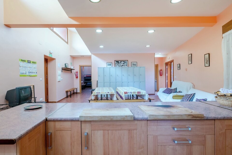 Mansion in Basque Country with Pool & Wine Cellar, Salinillas de Buradón