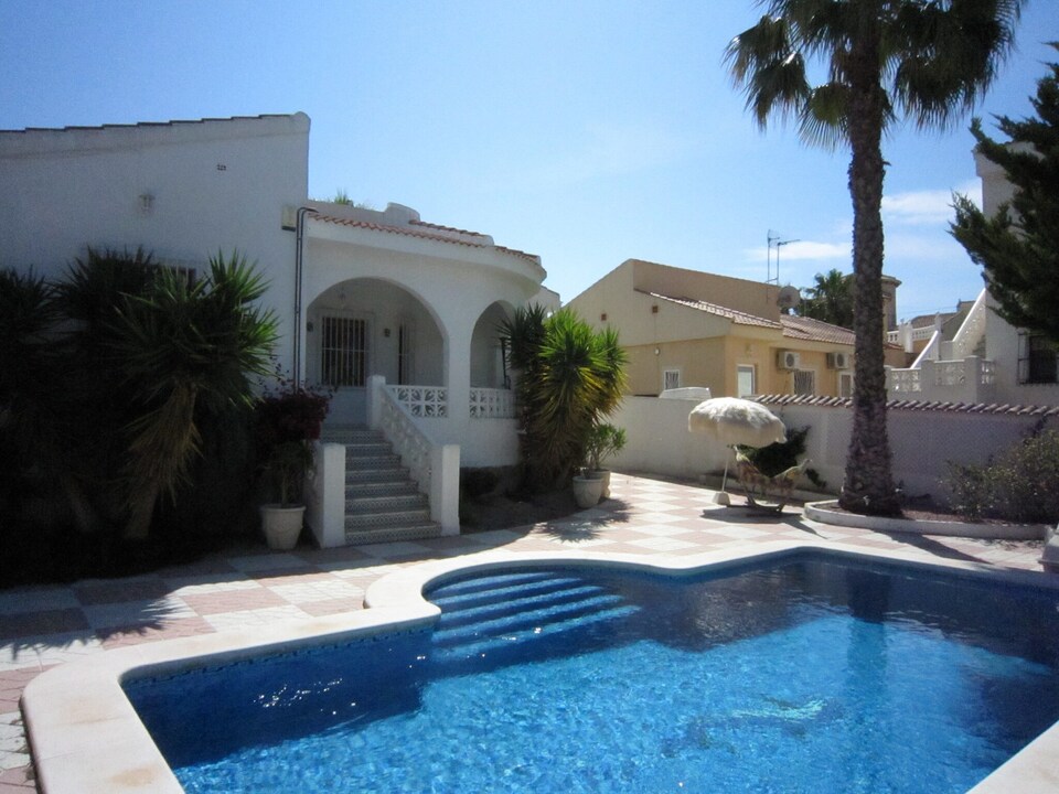 Rojales Villa with Jacuzzi, Rojales