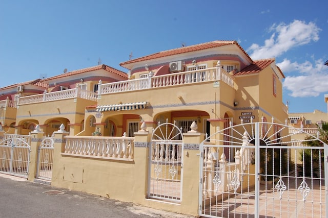 Villa in Spanien mit privatem Pool