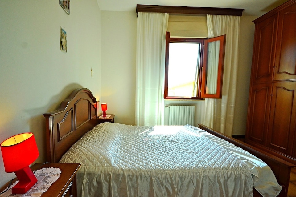 Sunlit home with pool, Fucecchio