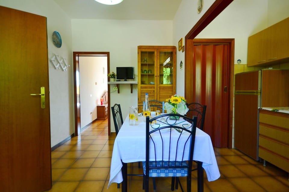 Sunlit home with pool, Fucecchio