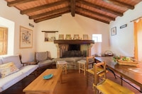 Abgeschiedenes Chalet mit Pool