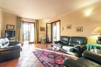 Villa in Lonnano met zwembad