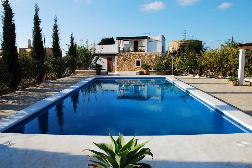 Mansion in San José near Cala Jondal Beach, St Josep de sa Talaia