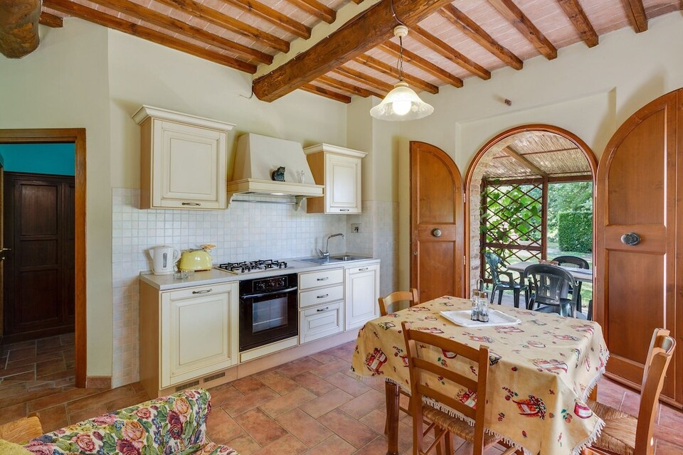 Apartamento en Siena con Piscina y Jardín, Casole d'Elsa