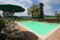 Cascina a San Gimignano con piscina