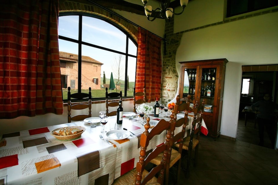 Casa rural en Asciano con piscina y vistas, Asciano