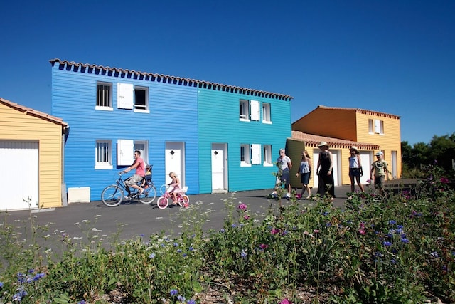 Terraced Houses in France with Garden, Le Château-d'Oléron