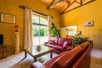 Ferienhaus in Salles-de-Belvès mit Pool