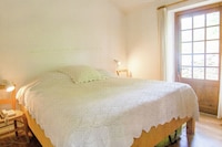 Ferienhaus in Bouzic mit Talblick