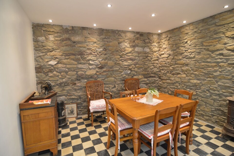 Charming Holiday Home with Terrace, Esneux