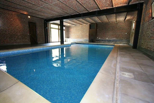 Herrenhaus mit Pool, Néblon