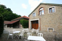 Herrenhaus mit Pool, Néblon