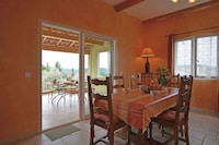 Villa in Saint-Laurent met Zwembad