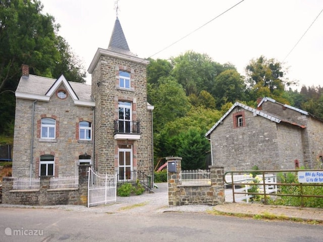 Charming Villa in Harzé