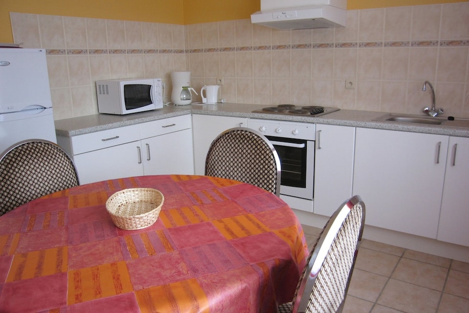 Spacious Stay with Terrace, Waimes