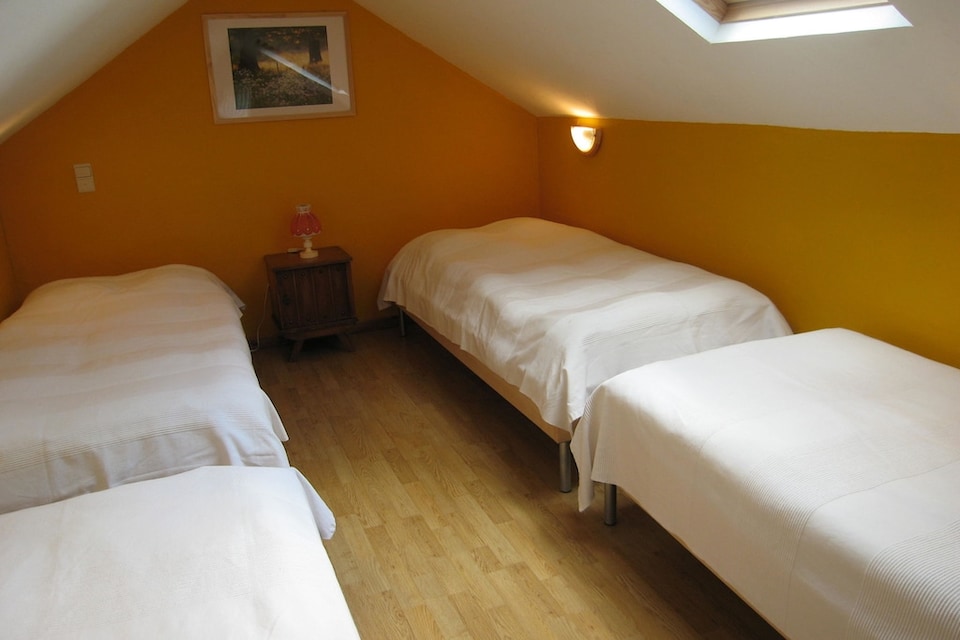 Spacious Stay with Terrace, Waimes