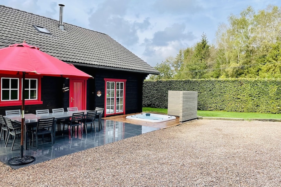 Chalet in Ardennes with Sauna & Garden, Waimes