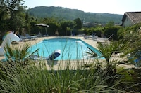 Ferienhaus Courry mit Pool & Wald
