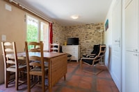 Ferienhaus Courry mit Pool & Wald