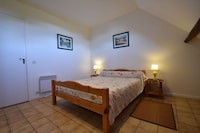 Ferienhaus in Vignol mit beheiztem Pool