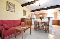 Ferienhaus in Vignol mit beheiztem Pool