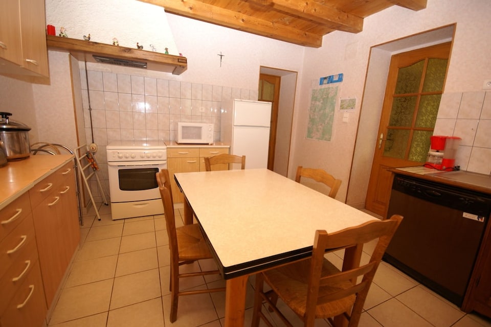 Holiday Home in Esmoulières near Forest, Esmoulières