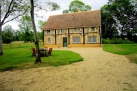 Casa Histórica en Saint-Aignan Lago