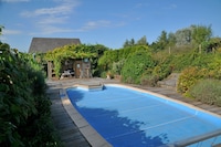 Vakantiehuis Somme-Leuze met Zwembad & Sauna
