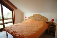 Vakantiehuis Somme-Leuze met Zwembad & Sauna