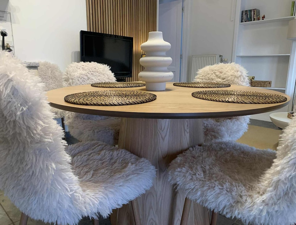 Sunny Cottage with Pool, Yvoir